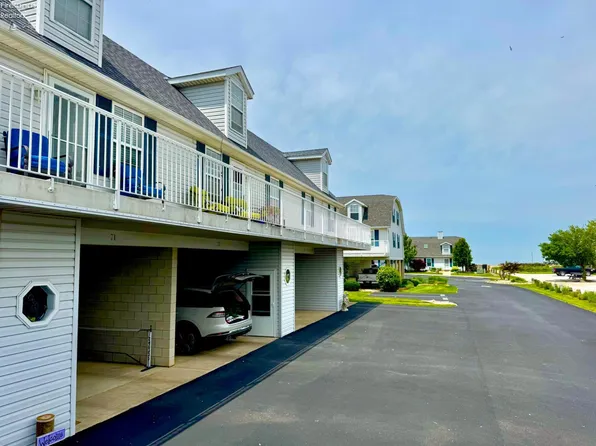 71 N Schooner Point Dr, Port Clinton, OH 43452