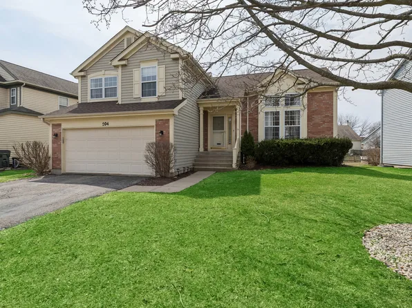 204 Buckingham Dr, Grayslake, IL 60030