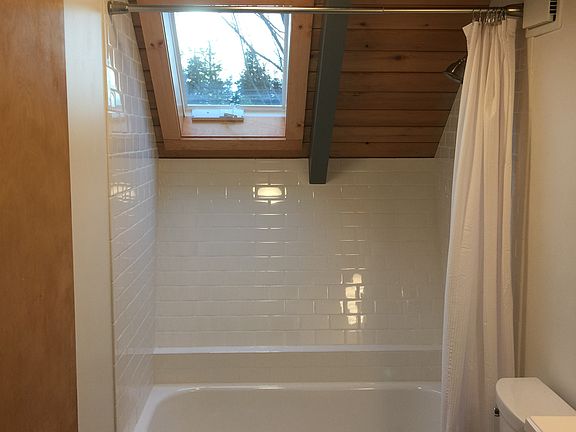 3rd image of 1229 Windward Way