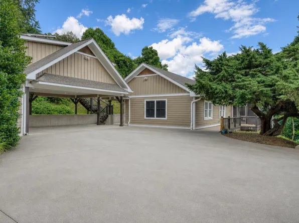 228 Country Club Dr, Clayton, GA 30525
