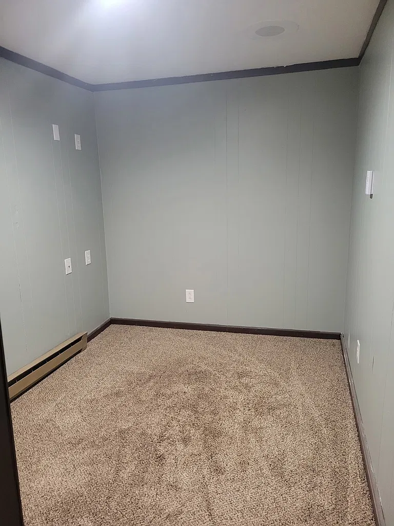 2 bedroom/1 bathroom Upper Unit — Photo 3