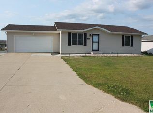 1143 13th St NE, Sioux Center, IA 51250
