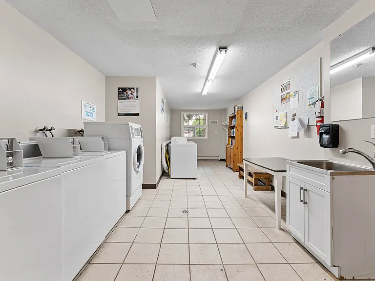 15 Sympatica Cres — Photo 24