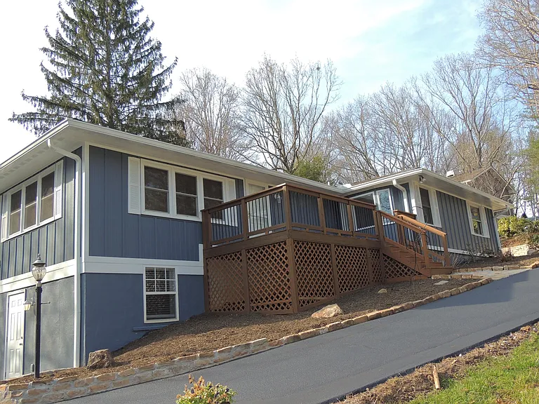 4 Weston Ln — Photo 2