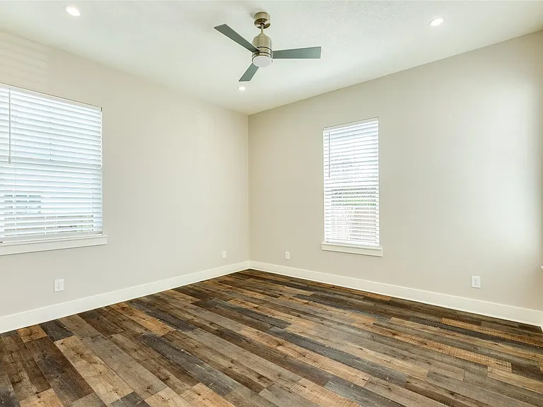 3228 Avenue R #1 — Photo 16