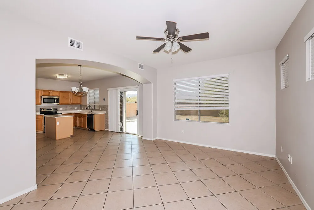 4 bed, 2.5 bath, 1519 sqft, $1,980 — Photo 4