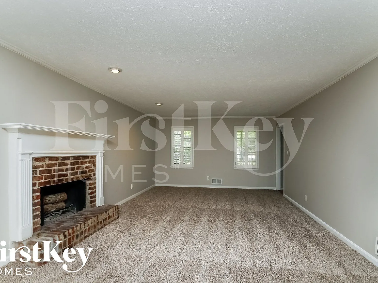 3 bed, 3.5 bath, 2210 sqft, $2,040 — Photo 3
