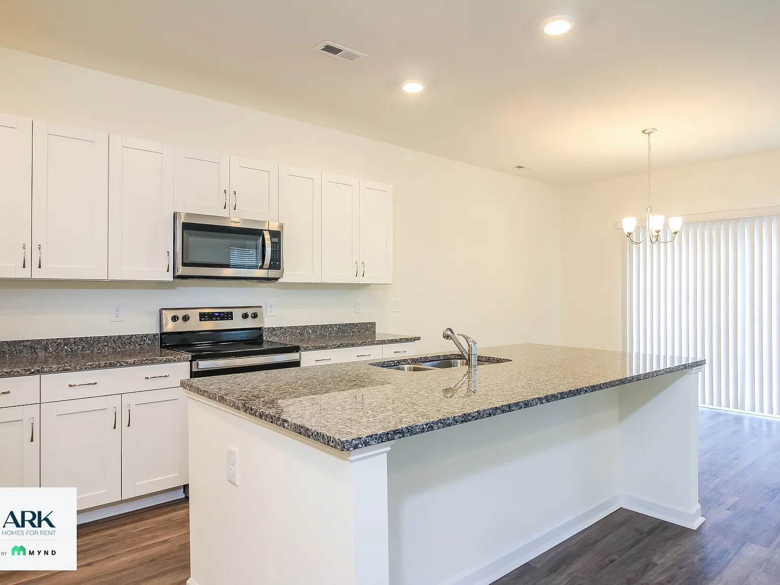 3 bed, 2.5 bath, 2186 sqft, $2,299 — Photo 4