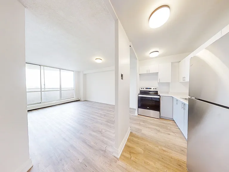 4001 Steeles Ave W — Photo 1