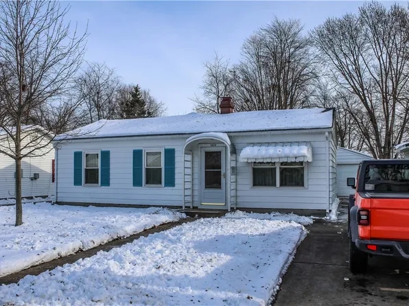 1420 S 3rd St, Mattoon, IL 61938