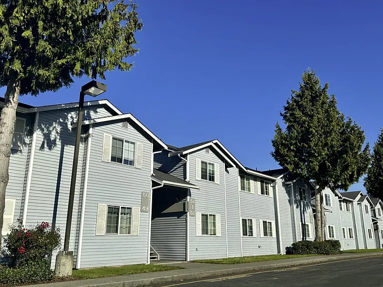 Liberty Square Apartments — Photo 23