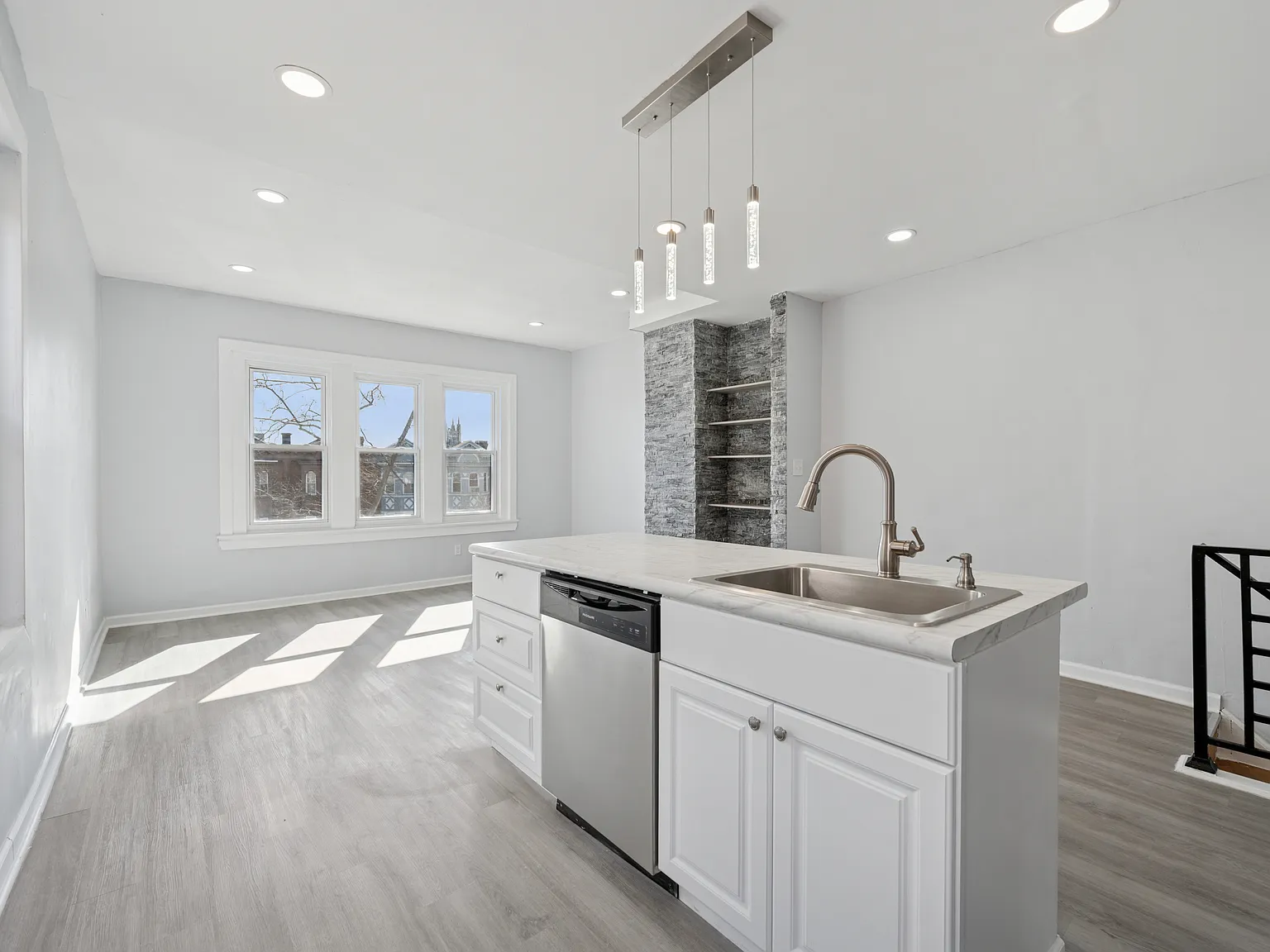 1 bed, 950 sqft, $1,450 — Photo 2