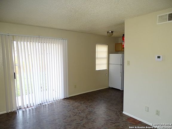 2nd image of 300 Moursund Blvd APT 5