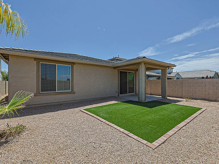 9018 W San Miguel Ave — Photo 17