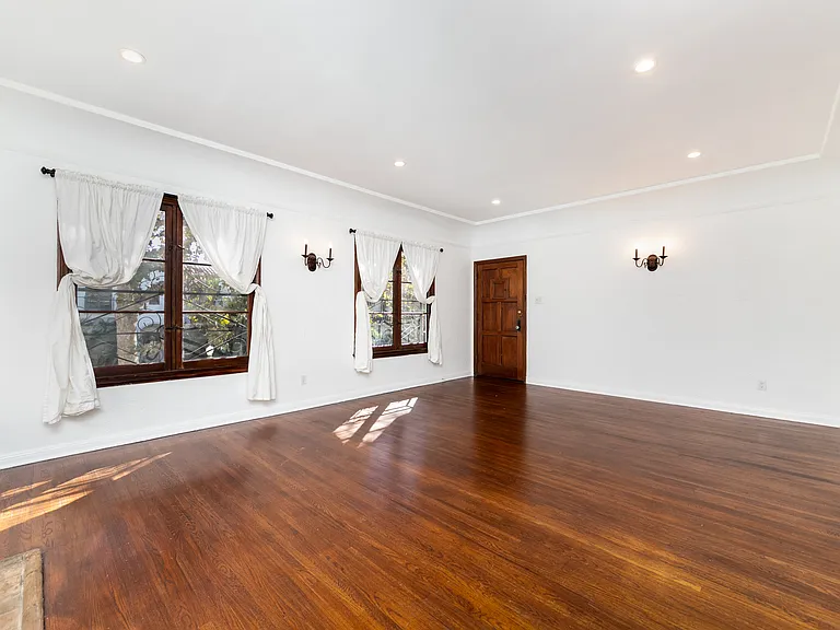 115 N Sycamore Ave — Photo 7