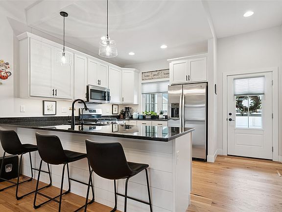 3rd image of 2885 Crimson Ln Unit A