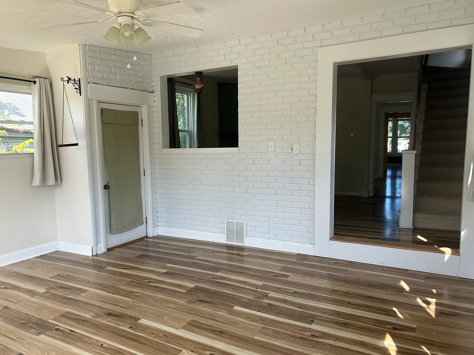 2 bed, 1253 sqft, $1,900 — Photo 2