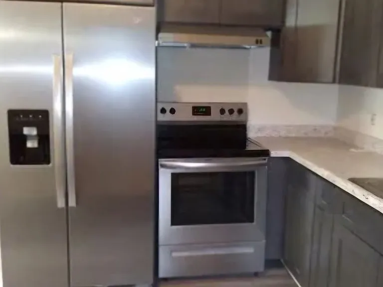 798 Madison Dr — Photo 3
