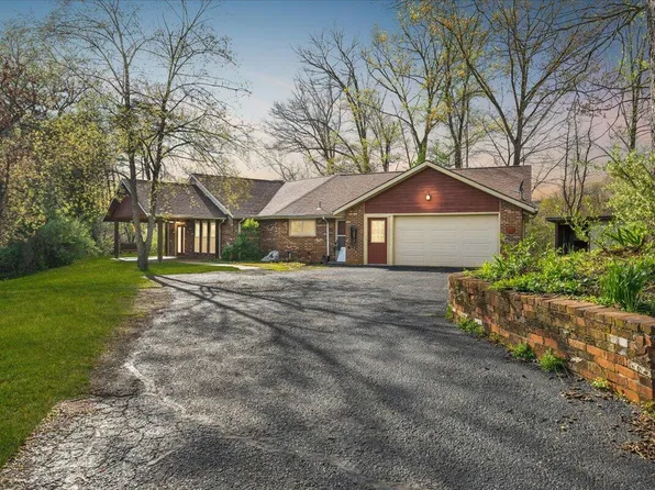 654 Brunswick Forge Rd, Troutville, VA 24175