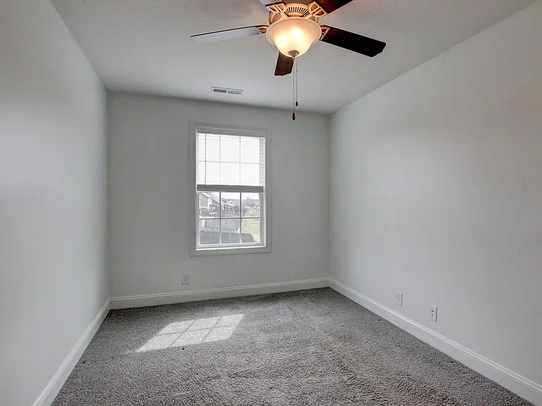 702 Ellie Nat Dr — Photo 42