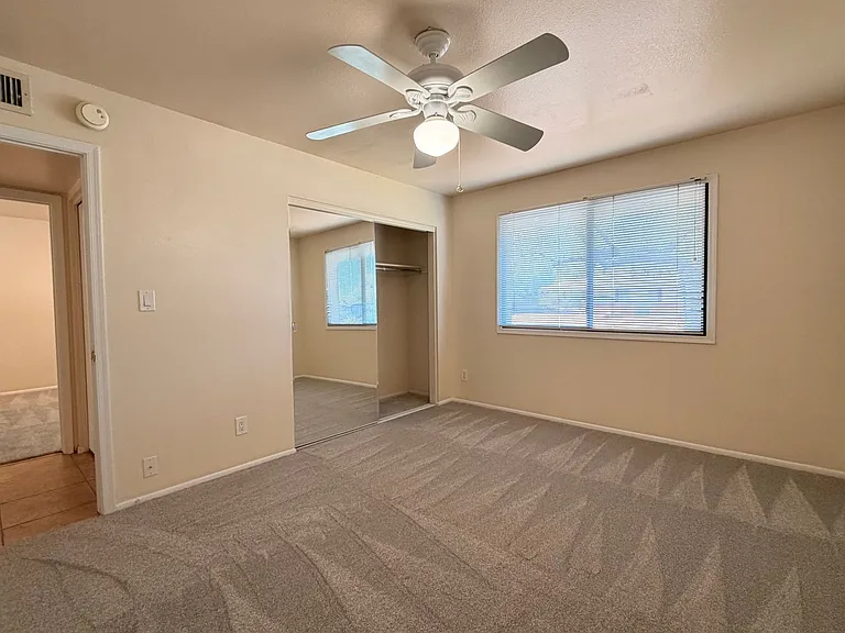 718 E Manhatton Dr — Photo 13