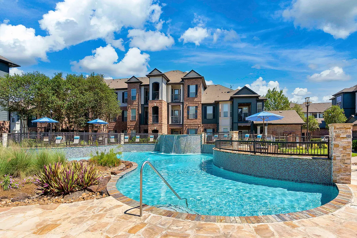 Building Photo - MAA Grand Cypress