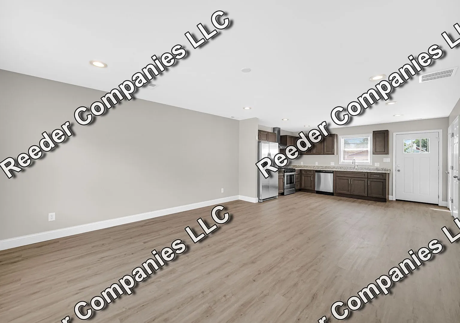 New construction 2 bedroom 1 bathroom Duplex — Photo 4