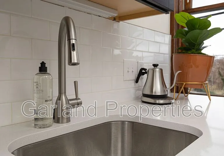 829 Salem Ave SW #4 — Photo 11