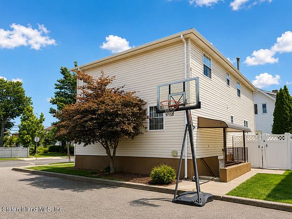 3rd image of 310 Clarke Ave