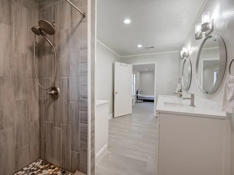 304 Oak Dr — Photo 11