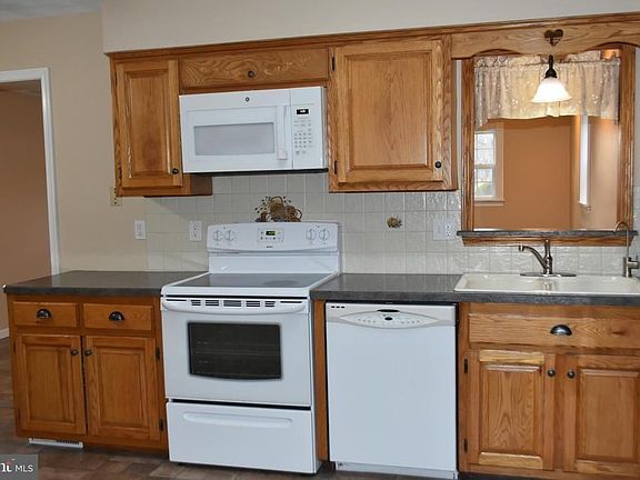 3rd image of 501 Mulberry Dr