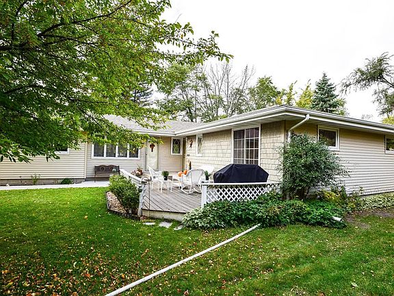 5th image of 104 14th Ave S
