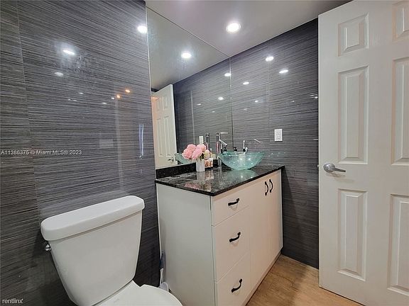 4th image of 17570 Atlantic Blvd APT 508