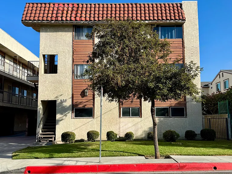 613 E Palmer Ave #1 — Photo 14