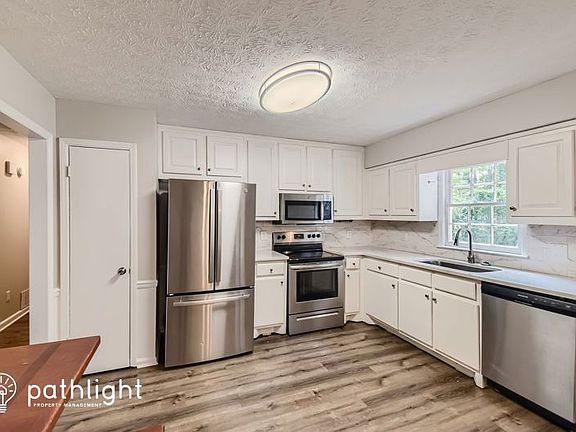 3rd image of 1837 Brandy Woods Dr SE