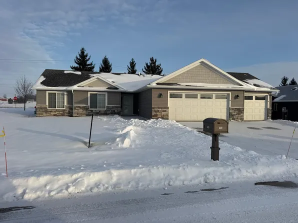 190 Highlands Cir, Zumbrota, MN 55992