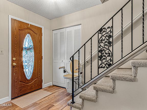 2nd image of 3759 Hugh St