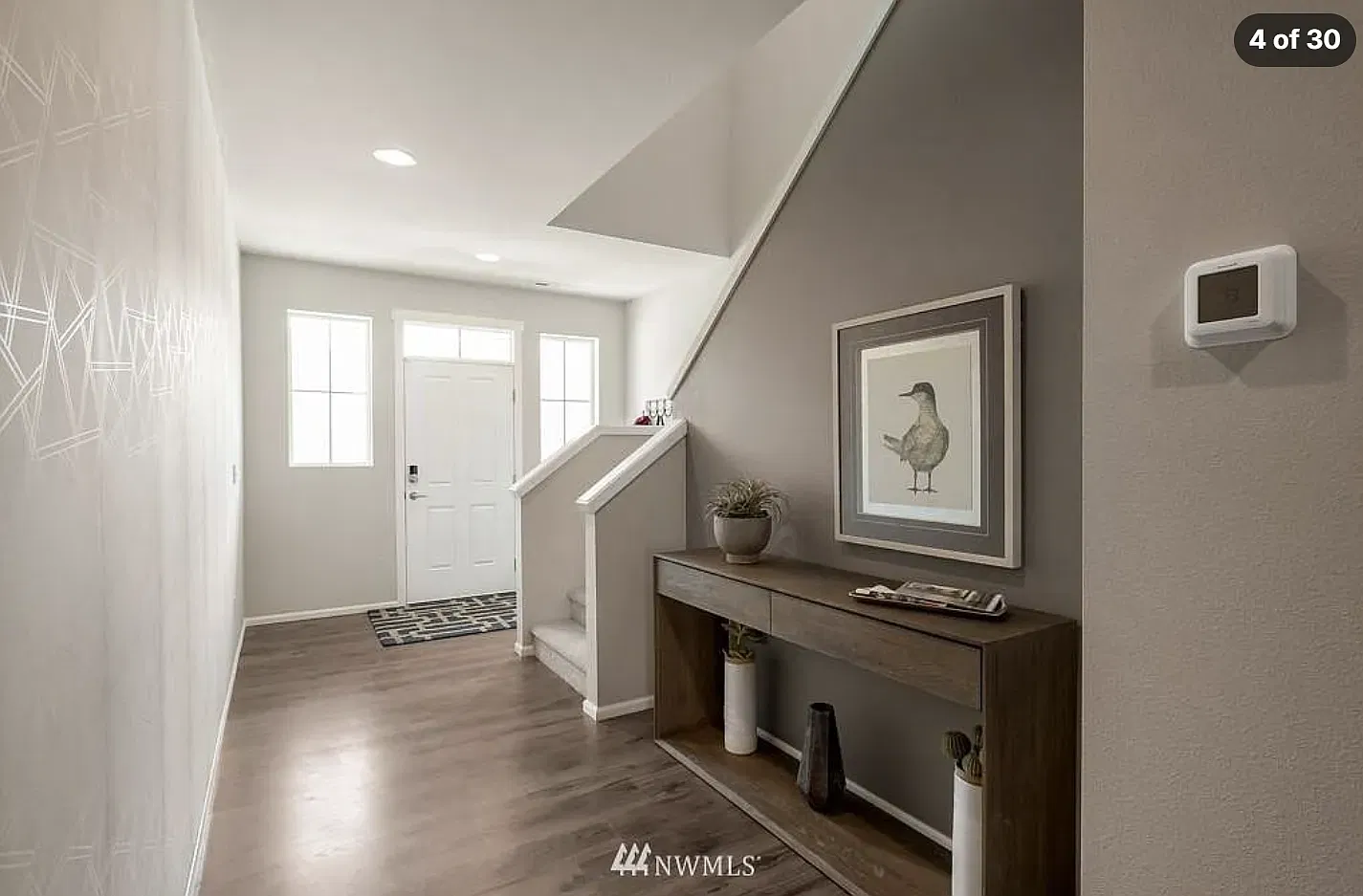 5 bed, 2700 sqft, $3,545 — Photo 3