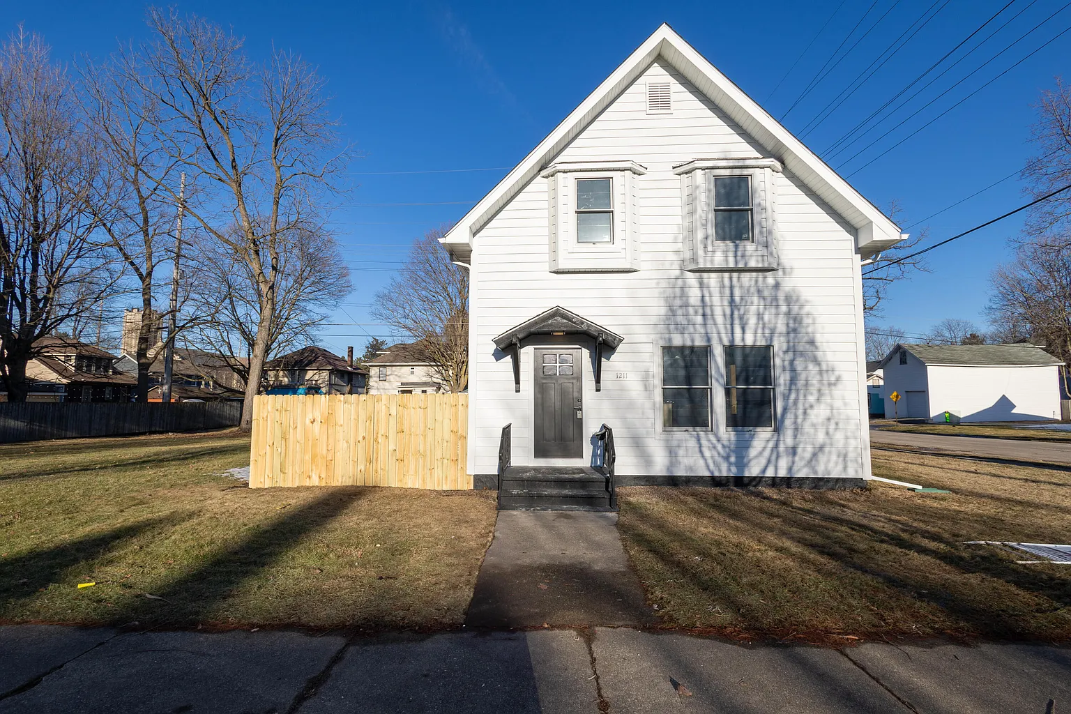 1211 Indiana Ave photo 1