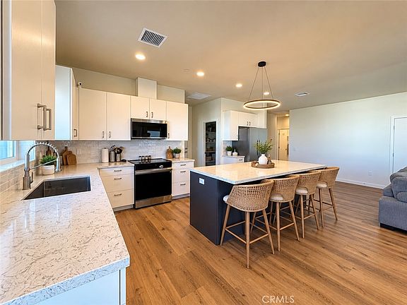 5th image of 7082 Avalon Ave