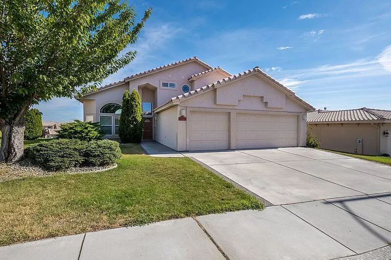 8812 W Rio Grande Ave