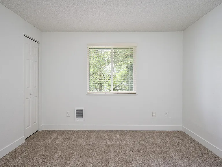 Westwood Green Apartments — Photo 36