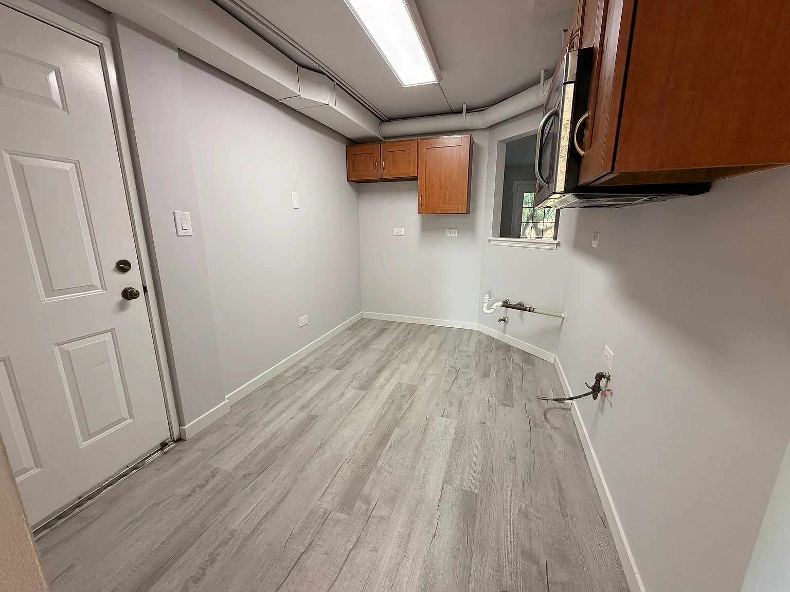 2 bed, 900 sqft, $1,800 — Photo 2