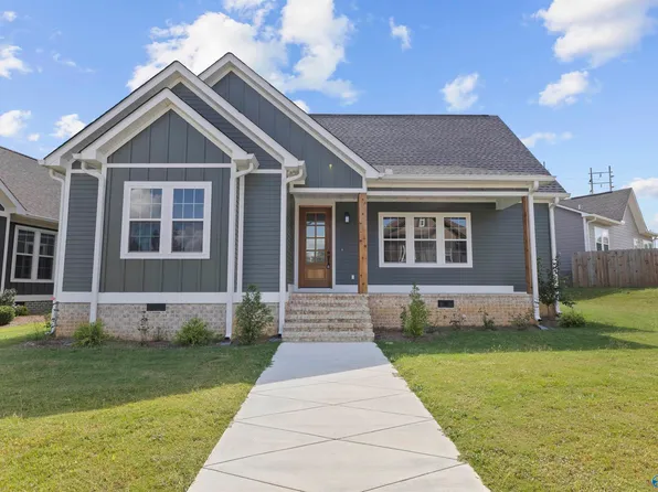 66 Swanee Dr, Albertville, AL 35950