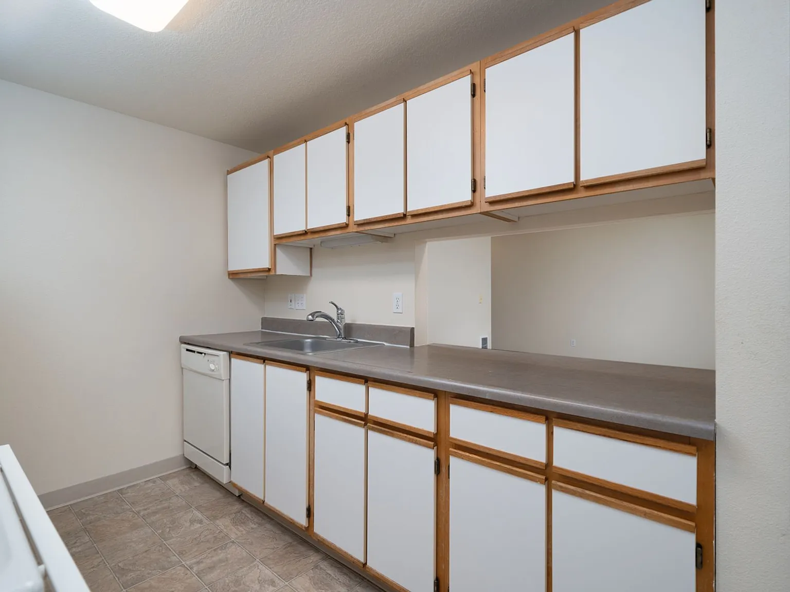 Mountain Crest Apartments — Photo 4