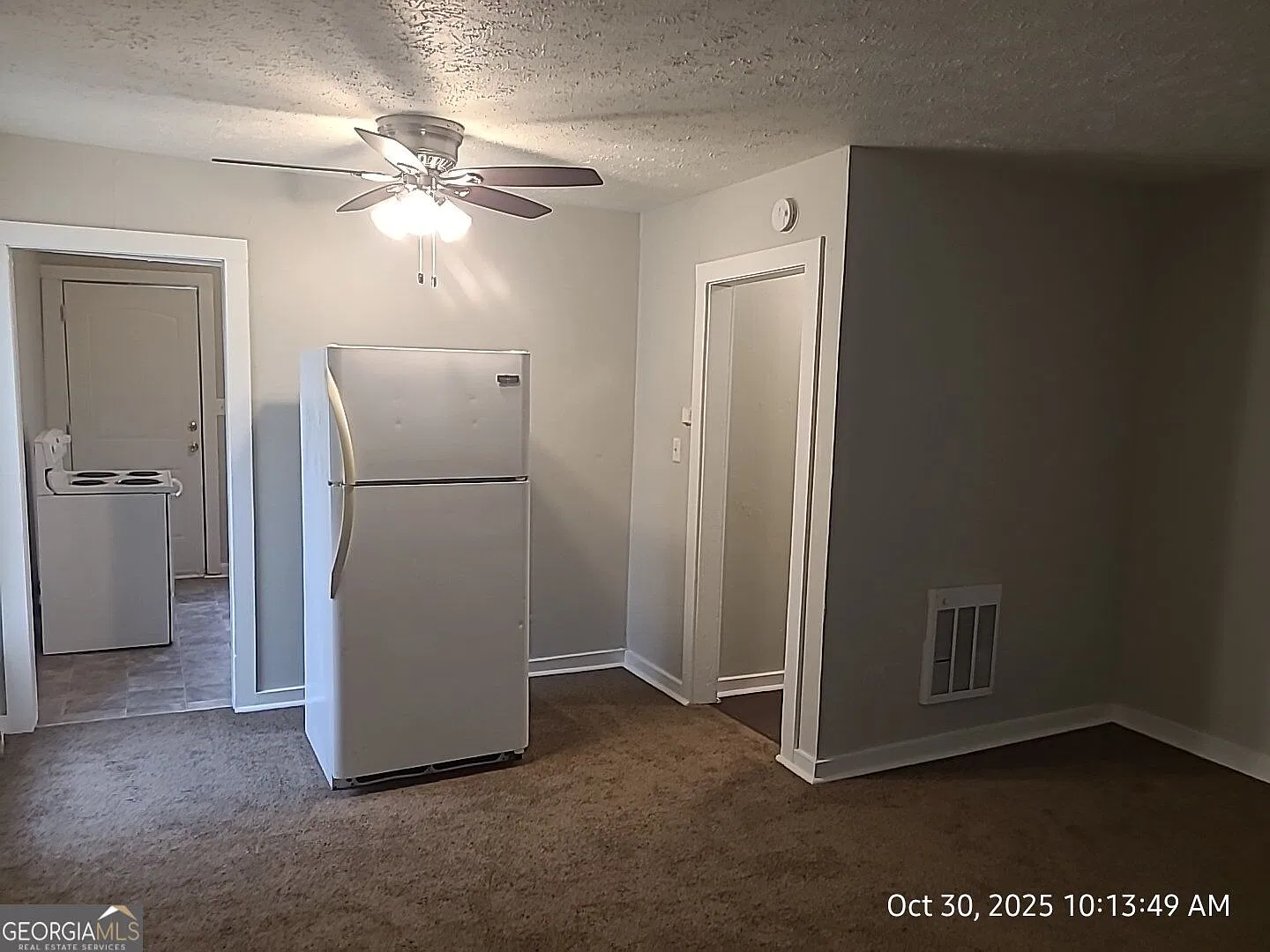 2 bed, 1.0 bath, $650 — Photo 2