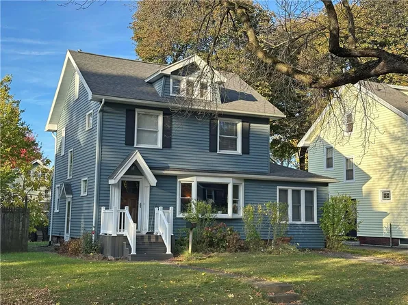 170 Elm Dr, Rochester, NY 14609