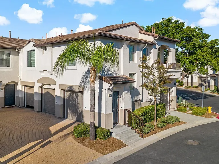 30262 Sunbreeze Bay Ln #F — Photo 14