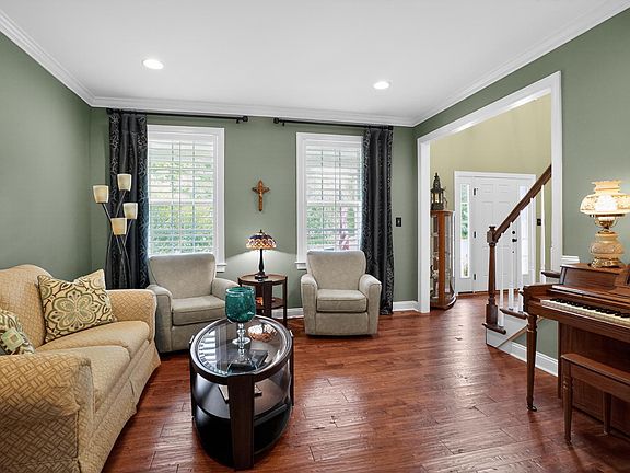 5th image of 5967 Woodridge Dr
