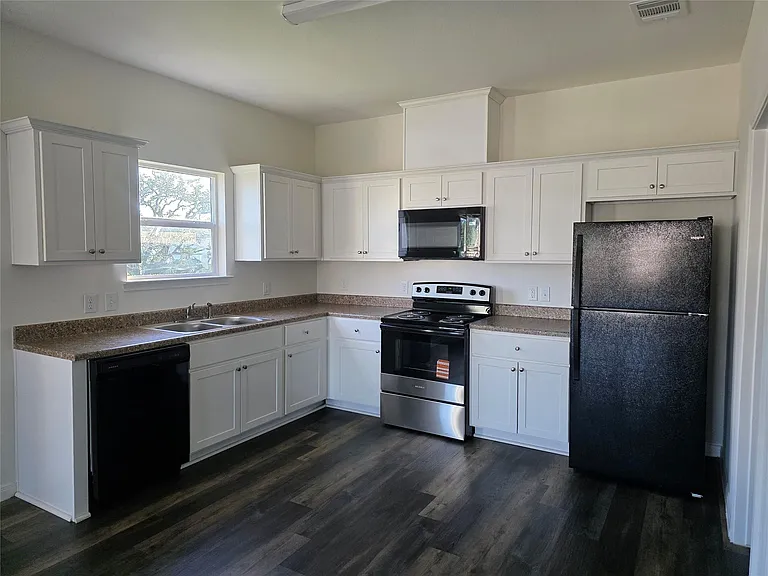 6303 White Oak Dr — Photo 8